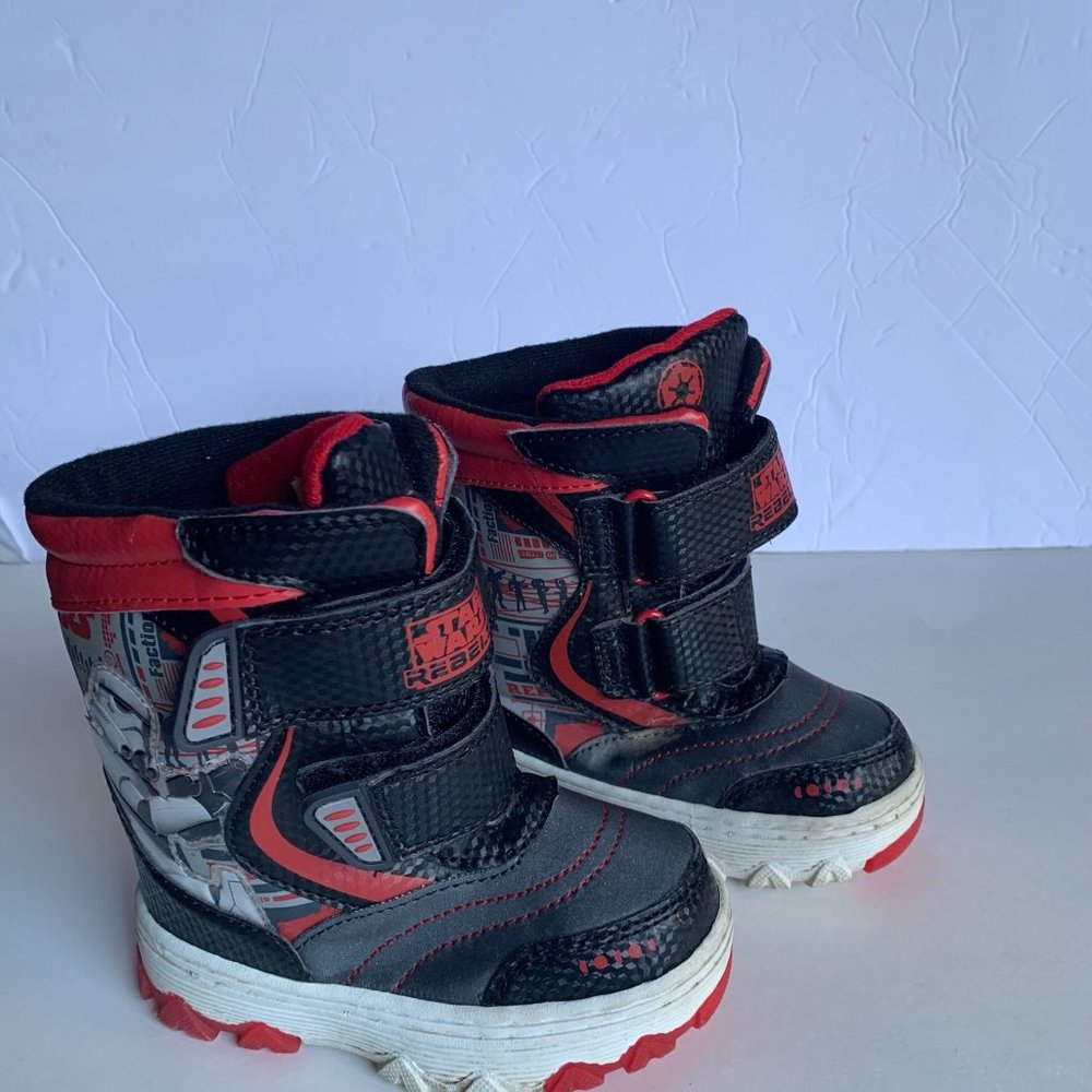 Star Wars‎ toddler winter boots size M (7/8)